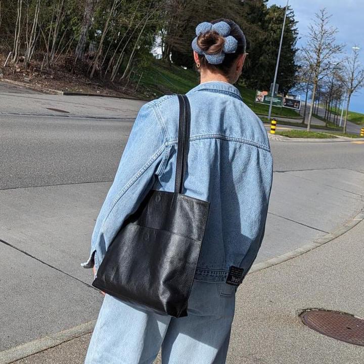 Everyday Tote - Black lifestyle image